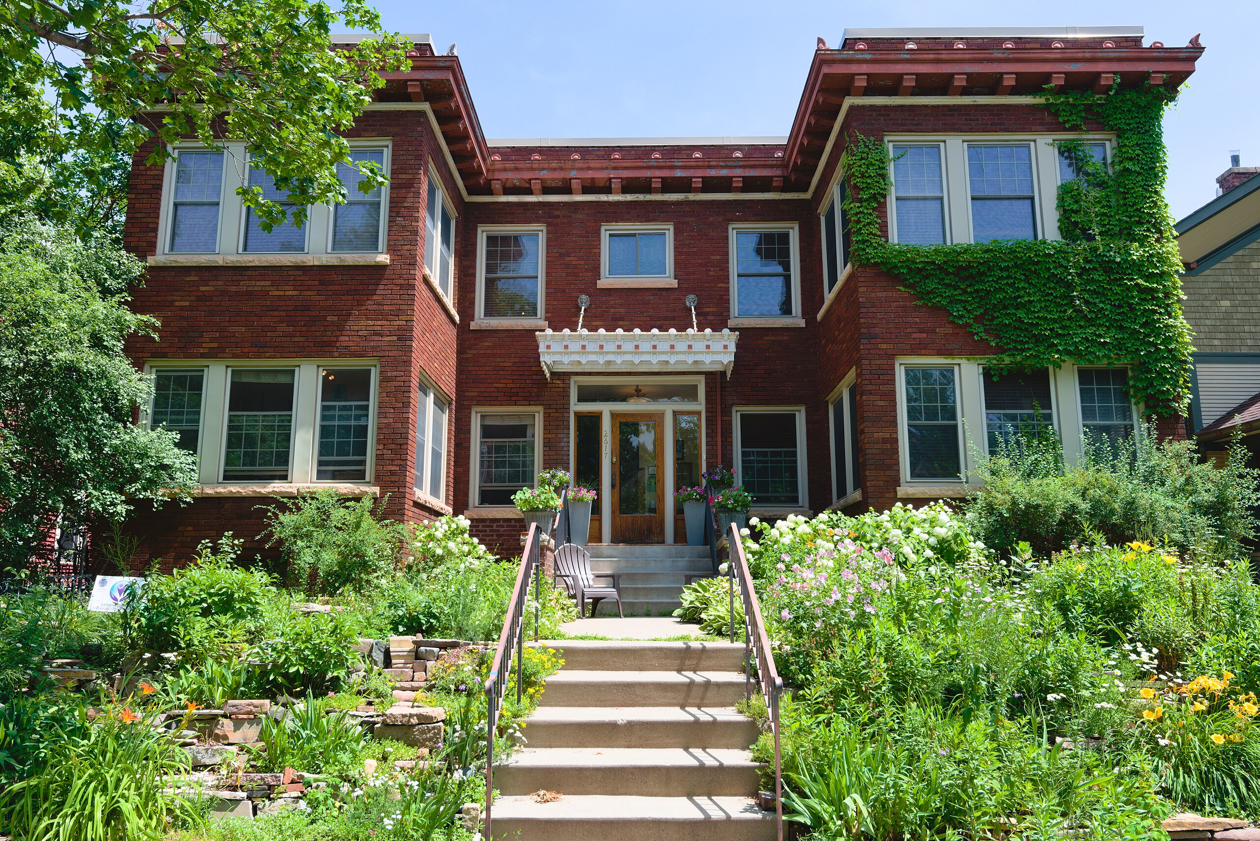 lowry-hill-east